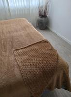 2 PLAIDS -- CAMELKLEUR 220X220CM, BEIGEKLEUR 220X240CM, Ophalen of Verzenden, Nieuw