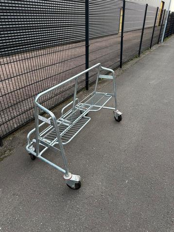 Wanzi platenwagen beschikbaar voor biedingen