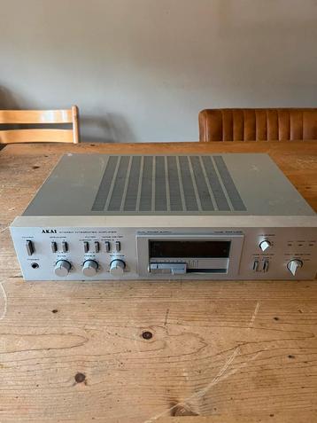 Akai model-u02 versterker beschikbaar voor biedingen