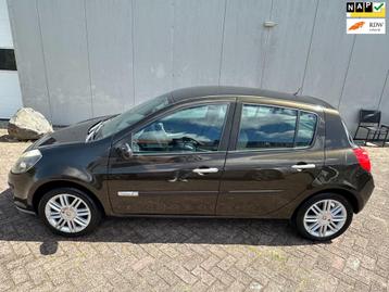 Renault Clio 1.6-16V Initiale beschikbaar voor biedingen