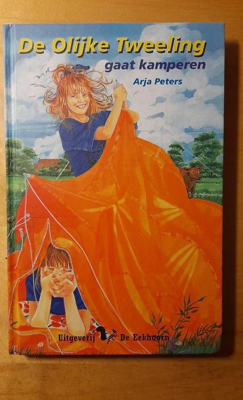 Arja Peters - De Olijke Tweeling gaat kamperen, Boeken, Kinderboeken | Jeugd | onder 10 jaar, Gelezen, Fictie algemeen, Ophalen of Verzenden