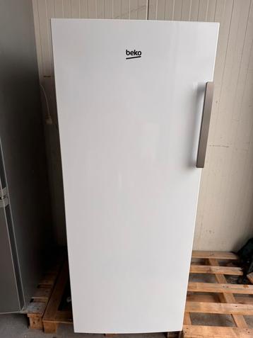 Nette BEKO vrijstaande Koelkast met veel ruimte + GARANTIE! beschikbaar voor biedingen