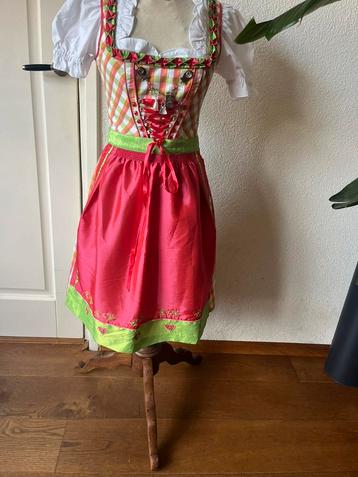 Dirndl Spieth en Wensky maat 32-34 met blouse en schort beschikbaar voor biedingen