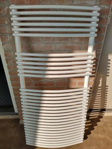 Gebruikte design radiator. beschikbaar voor biedingen