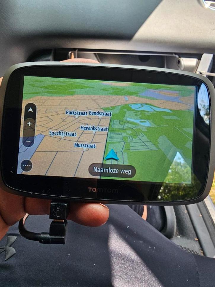 TomTom GO 510 Navigatiesysteem werk perfect zonder raamsteun, Auto diversen, Autonavigatie, Zo goed als nieuw, Ophalen of Verzenden