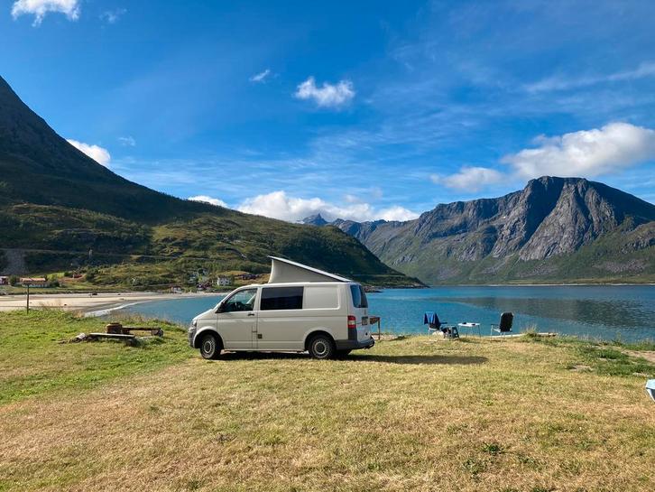 VW T5 camper, Caravans en Kamperen, Campers, Particulier, tot en met 2, Buscamper of Camperbus, Volkswagen, Diesel, Rondzit, Standkachel