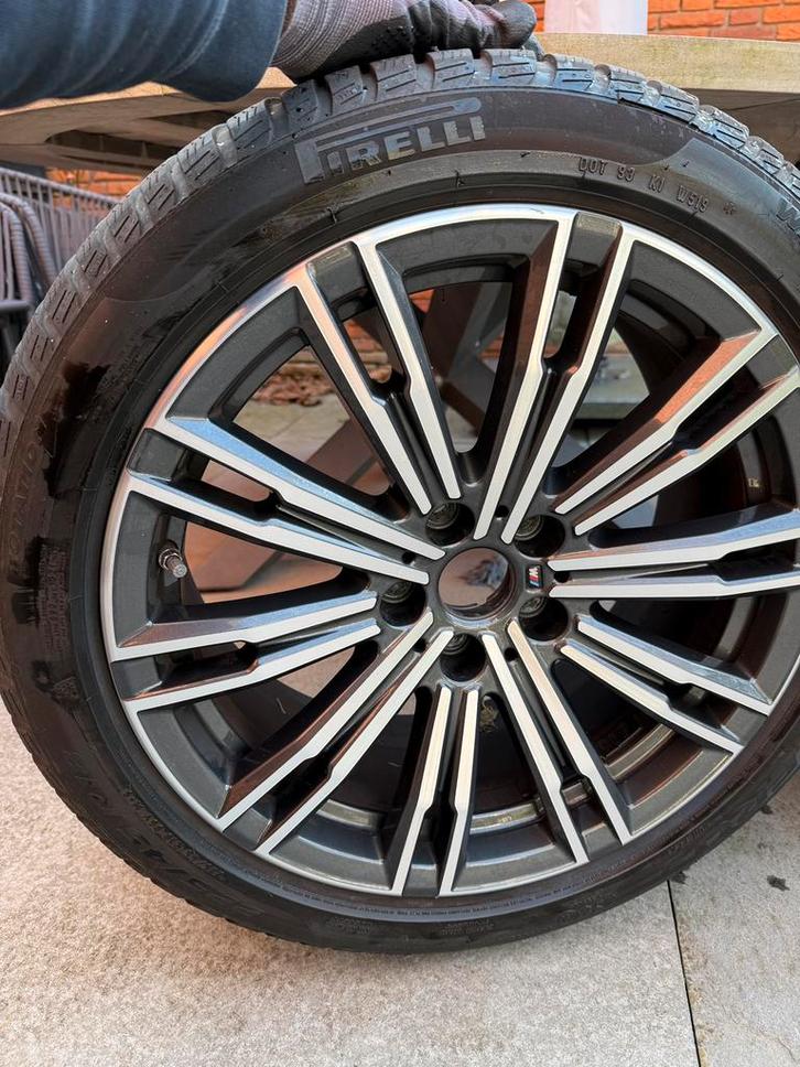 BMW 330e set winterbanden type 400M, Auto-onderdelen, Banden en Velgen, Banden en Velgen, Winterbanden, 18 inch, 255 mm, Ophalen
