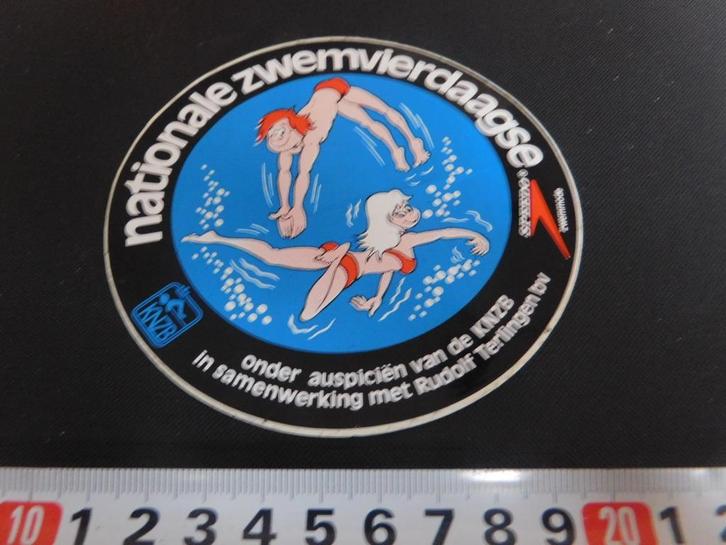 sticker KNZB Nationale zwemvierdaagse Speedo TY911 *, Verzamelen, Stickers, Zo goed als nieuw, Ophalen