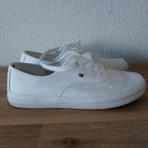 Witte Tommy Hilfiger schoenen in nieuwstaat maat 39, Kleding | Dames, Schoenen, Zo goed als nieuw, Sneakers of Gympen, Wit, Ophalen