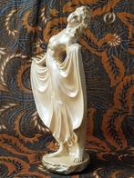 Origineel Art Deco beeld uit Engeland van een vrouw 45 cm., Antiek en Kunst, Ophalen of Verzenden