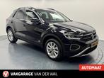 Volkswagen T-Roc 1.5 TSi Life DSG Navigatie-Adapt.Cr.contr-C, 4 cilinders, Zwart, Bedrijf, SUV of Terreinwagen