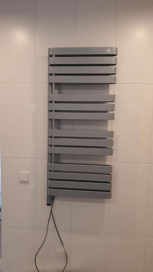 Elektrische Designradiator TERMA WARP S 1110x500 – Metallic, Doe-het-zelf en Verbouw, Verwarming en Radiatoren, Nieuw, Radiator