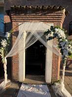 Boog met bloemen voor trouwerij, verloving of feest, Ophalen of Verzenden, Zo goed als nieuw