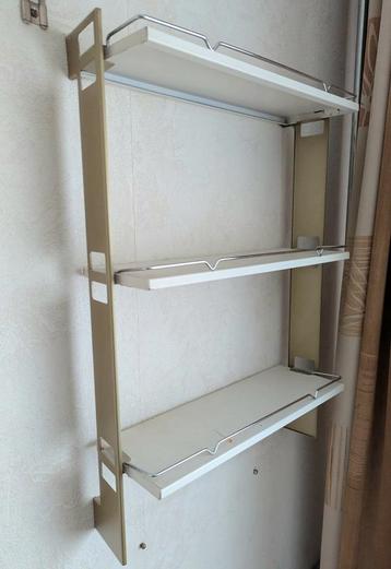 Vintage Tomado wandrek jaren 70 olijfgroen wit stellingkast