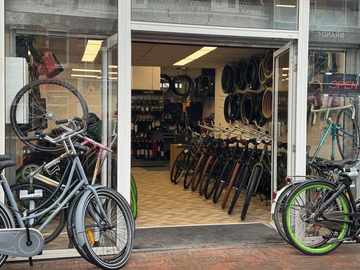 Fietswinkel ( fietsen, onderdelen, reparatie, verhuur), Diensten en Vakmensen, Fietsenmakers en Bromfietsenmakers, Fietsreparatie