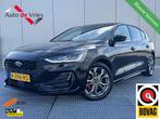 Ford Focus 1.0 EcoBoost Hybrid ST Line Style|Navi|NL-Auto, Gebruikt, Lichtsensor, Met garantie (alle), Zwart