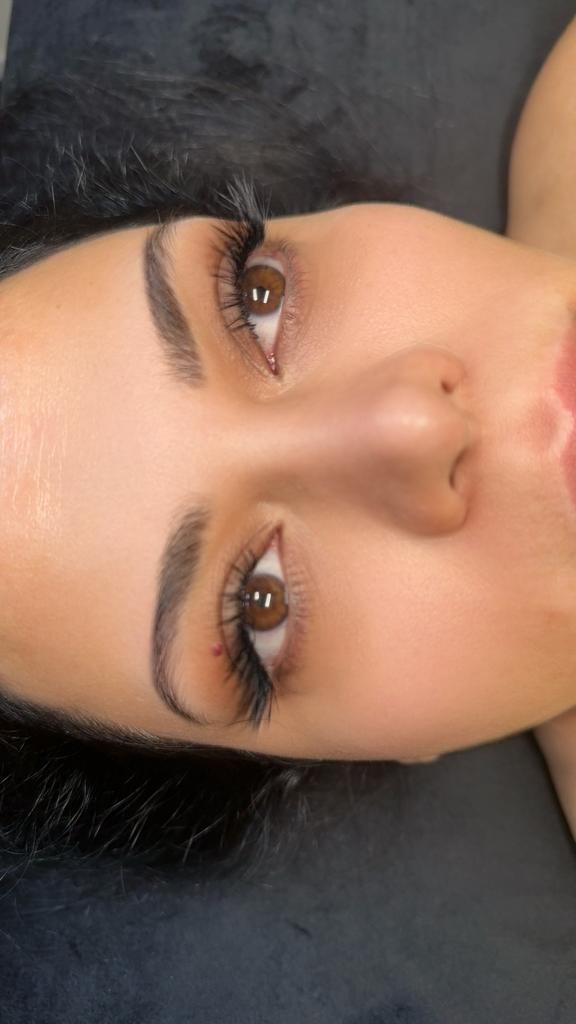 Gratis wimperextensions – zoek model, Diensten en Vakmensen, Aannemers