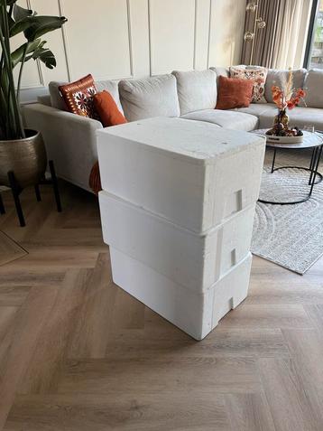 3 Piepschuimen Koelboxen beschikbaar voor biedingen