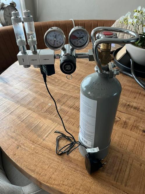 CO2 fles met druppelregelaar, Dieren en Toebehoren, Vissen | Aquaria en Toebehoren, Zo goed als nieuw, Filter of Co2, Ophalen of Verzenden