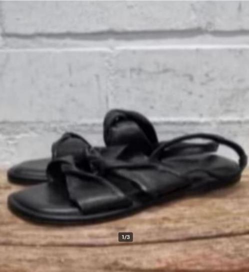 Inuovo - Prachtige leren sandalen maat 36 - Nieuw, Kleding | Dames, Schoenen, Nieuw, Slippers, Zwart, Ophalen of Verzenden