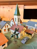 Huizen en kerkje voor woonwijk modelspoor H0, Overige merken, Gelijkstroom of Wisselstroom, Brug, Tunnel of Gebouw, Ophalen of Verzenden