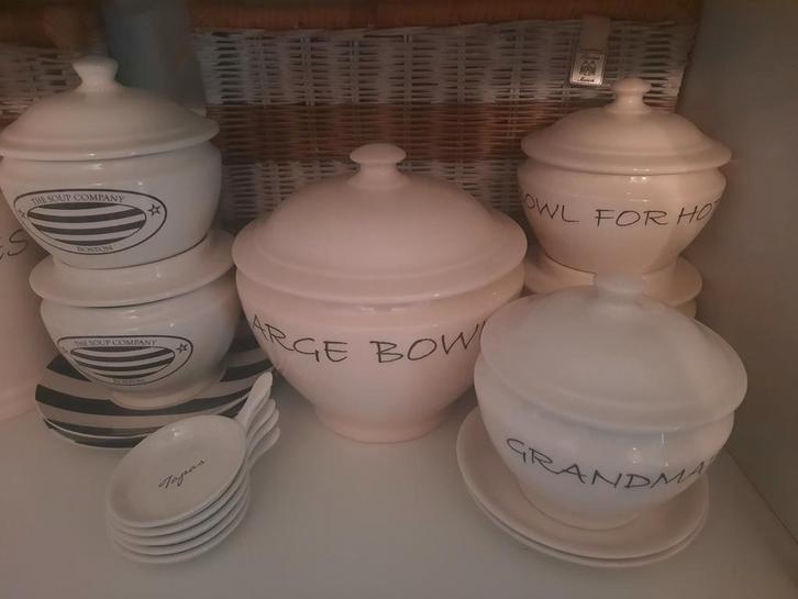 Riviera maison soepkommen soepterrine, Huis en Inrichting, Keuken | Servies, Zo goed als nieuw, Kom(men), Overige stijlen, Aardewerk