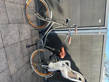 Oma fiets beschikbaar voor biedingen