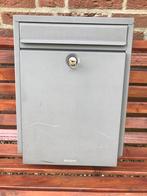 Brabantia wandbrievenbus grijs metaal met sleutel, Tuin en Terras, Brievenbussen, Ophalen, Zo goed als nieuw, Staal, Wandbrievenbus