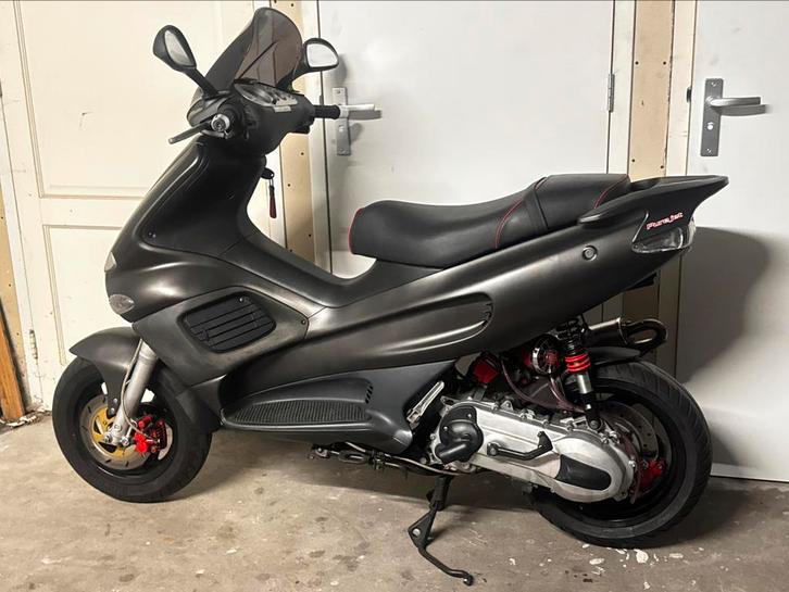 Gilera runner 210DD HT, Fietsen en Brommers, Scooters | Overige merken, Zo goed als nieuw, Tweetakt, Ophalen
