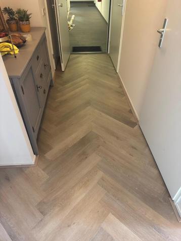 VISGRAAT PVC-VLOER. VISGRAAT PVC-VLOER. VISGRAAT PVC-VLOER. beschikbaar voor biedingen