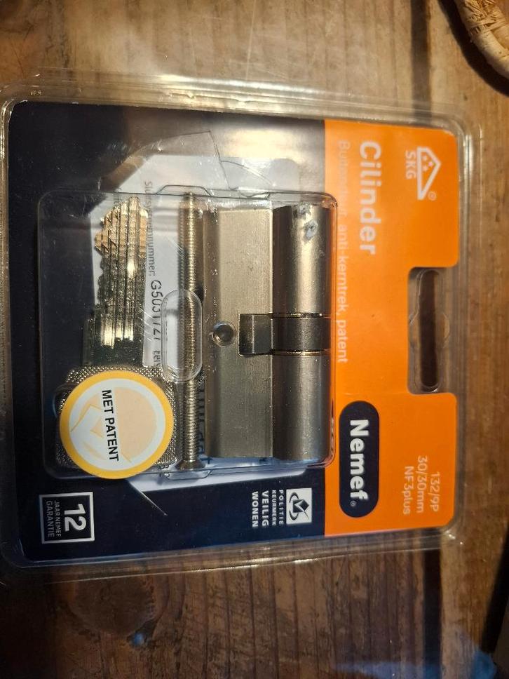 Nieuwe nemef slot 2 setjes met parent /computer sleutel, Doe-het-zelf en Verbouw, Hang- en Sluitwerk, Nieuw, Slot, Ophalen of Verzenden