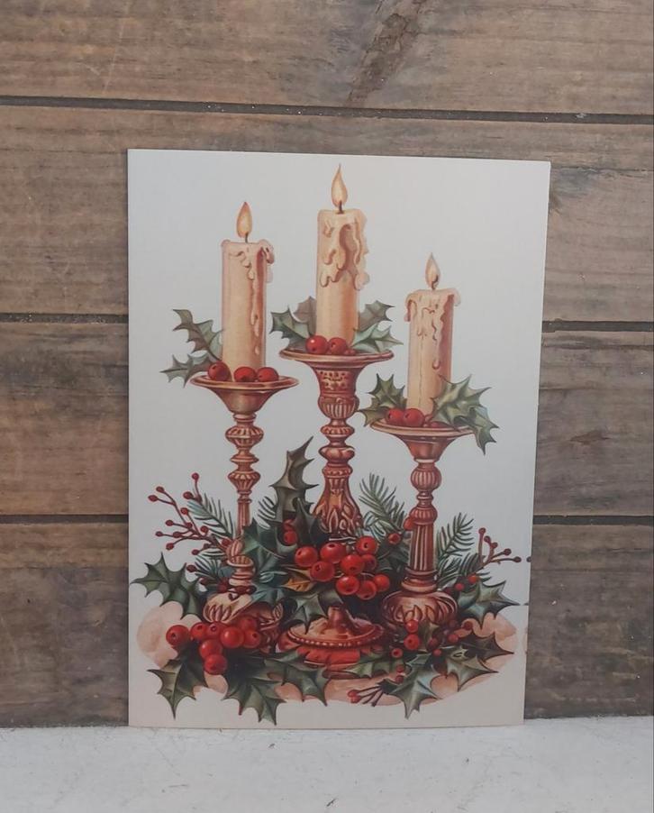 Vintage look kerst-kaart 3 kandelaren met o.a. hulst, Verzamelen, Ansichtkaarten | Themakaarten, Ongelopen, 1980 tot heden, Feest(dag)