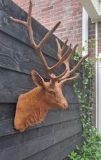 Grote gietijzeren wandornament hertekop., Tuin en Terras, Tuinbeelden, Ophalen of Verzenden, Nieuw, Metaal, Dierenbeeld
