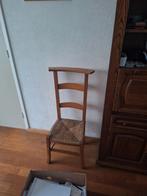 Bidstoeltje te koop met rieten zitting van licht hout, Ophalen, Riet of Rotan, Bruin, Zo goed als nieuw