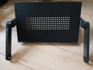 Laptopstandaard beschikbaar voor biedingen