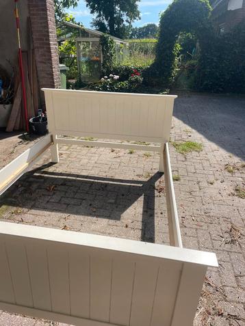 Bedframe wit hout 140x200