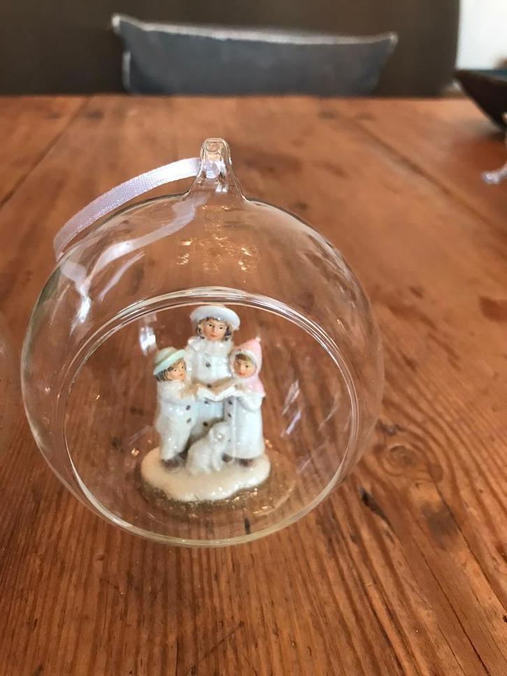 Kerst. Figuurtjes in bol., Diversen, Kerst, Ophalen of Verzenden