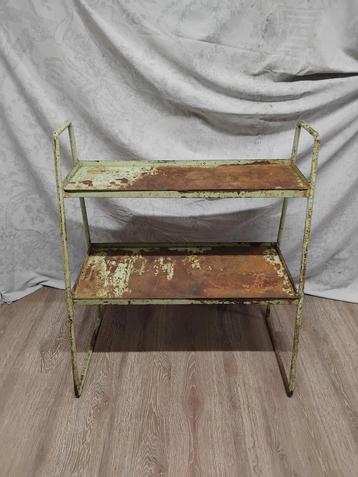 Vintage ijzeren rek met 2 planken industrieel  beschikbaar voor biedingen