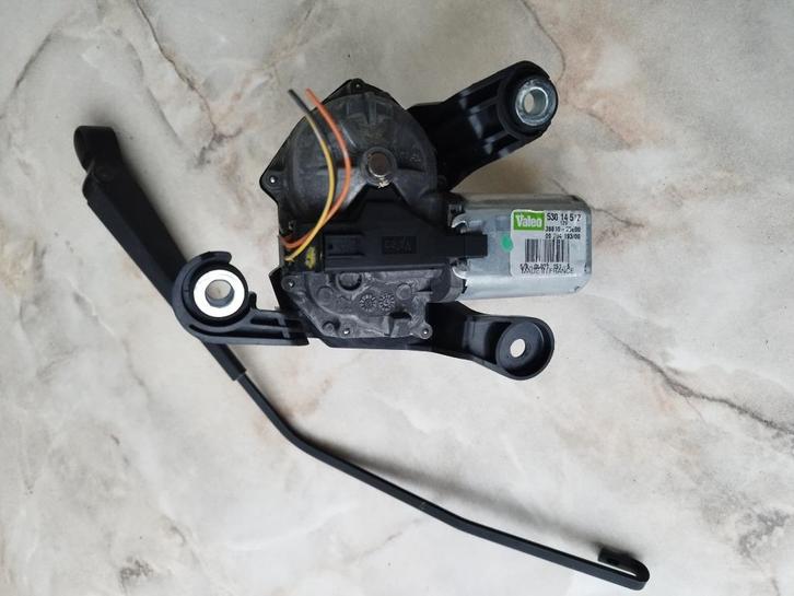 SUZUKI WagonR ruitenwissermotor met ruitenwisserarm GEBRUIKT, Auto-onderdelen, Ruiten en Toebehoren, Opel, Suzuki, Gebruikt, Ophalen of Verzenden