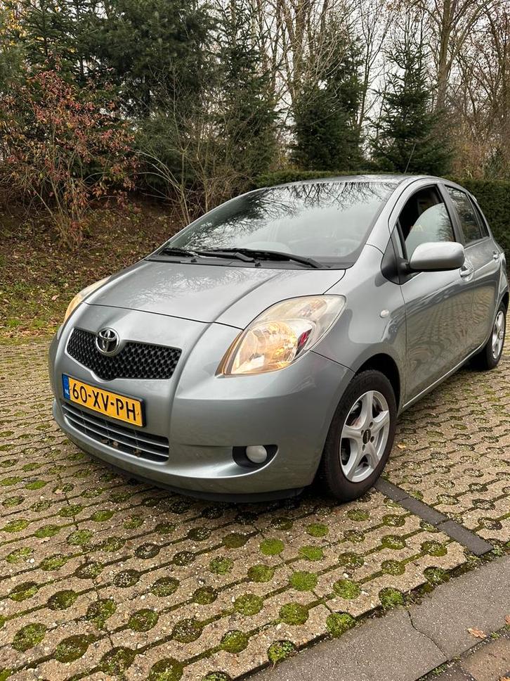 Toyota Yaris 1.3 16V Vvt-i 5DR SOL MMT 2007 Grijs, Auto's, Toyota, Particulier, Yaris, Benzine, C, Hatchback, Automaat, Origineel Nederlands