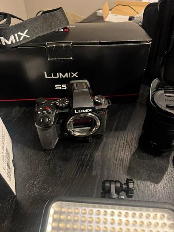 Panasonic Lumix S5II Camera + lens beschikbaar voor biedingen