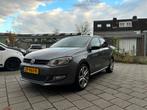 Volkswagen Polo 1.2 Grijs stoelverwarming beeldscherm, Auto's, Volkswagen, Voorwielaandrijving, Euro 5, 967 kg, Zwart