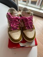 Nike dunk low SE, Nike, Ophalen of Verzenden, Roze, Sneakers of Gympen
