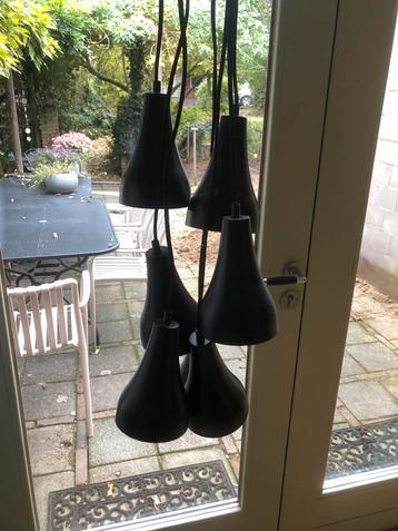 Hanglamp, zwart, 7 kapjes, een ophangpunt beschikbaar voor biedingen