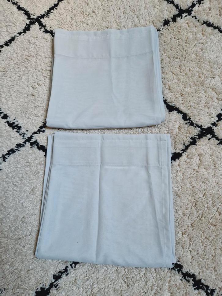 2 nieuwe gordijnen mintkleurig lichtdoorlatend, Huis en Inrichting, Stoffering | Gordijnen en Lamellen, Zo goed als nieuw, 200 cm of meer