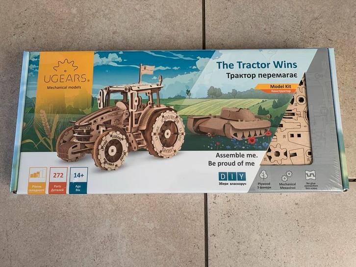 Ugears Tractor met Tank - Houten Bouwpakket, Hobby en Vrije tijd, Modelbouw | Auto's en Voertuigen, Nieuw, Overige typen, 1:50 of kleiner