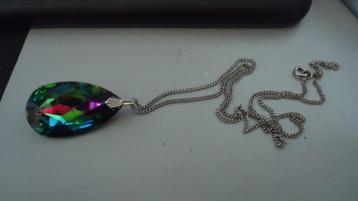 ketting met mistyck regenboog kristal hanger beschikbaar voor biedingen