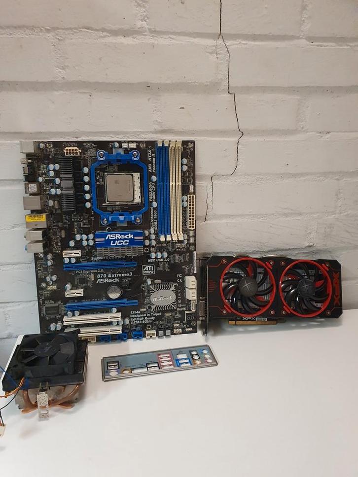 Asrock 870 Extreme 3 + AMD Phenom II + AMD Radeon RX 460, Computers en Software, Moederborden, Zo goed als nieuw, AMD, DDR3, Ophalen of Verzenden
