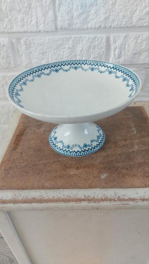 Mooie Franse porseleinenschaal op voet van Arras Sarrequimes, Antiek en Kunst, Curiosa en Brocante, Ophalen of Verzenden