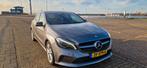 Mercedes-Benz A-Klasse A180 1.6 Blue Efficiency 2015 Grijs, Auto's, Voorwielaandrijving, Zwart, 4 cilinders, Leder en Stof